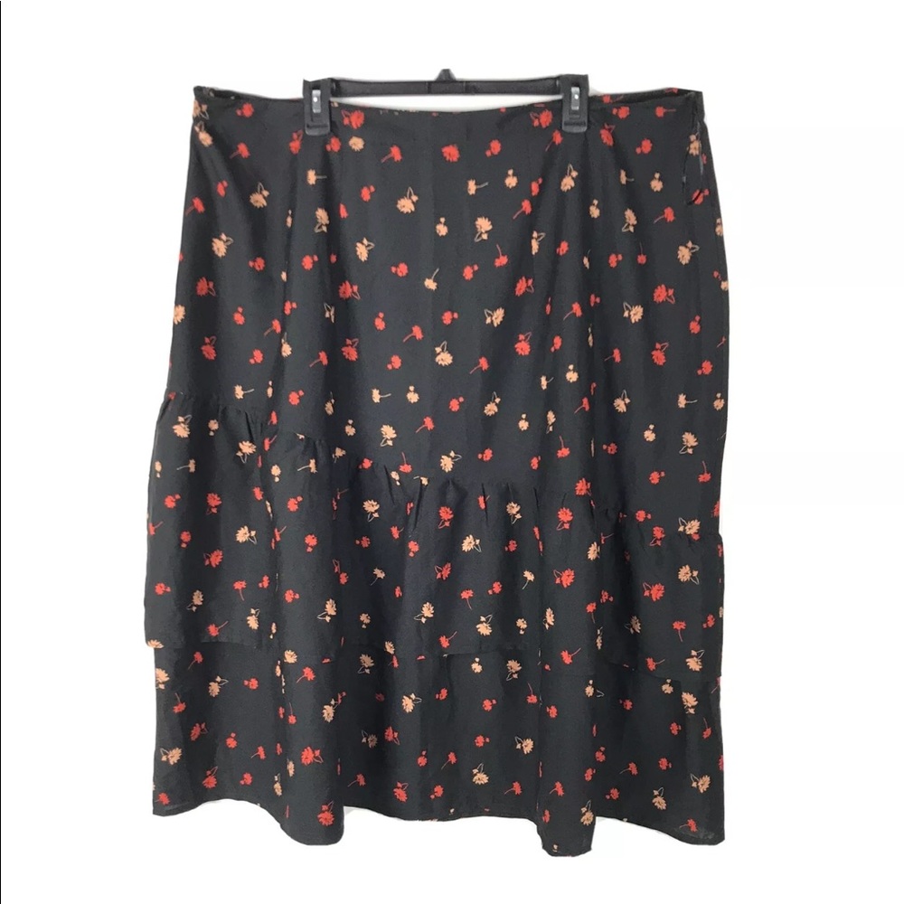 NWT Influence Floral Print Midi Skirt Black Tier